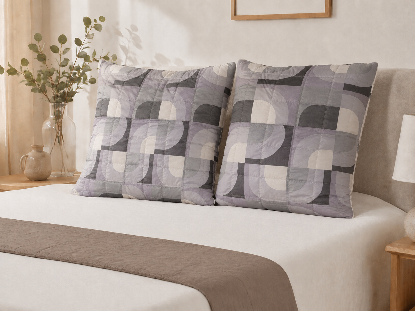 Lot de 2 Taies d'Oreiller 63x63 | Motif Géométrique & Uni Taupe | 100% Polyester JLB Home